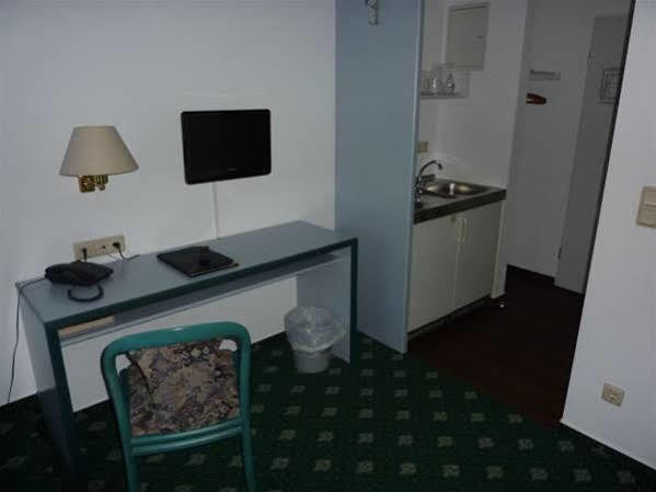 Hotel Novostar Gottinga Esterno foto