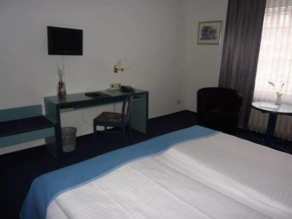 Hotel Novostar Gottinga Esterno foto