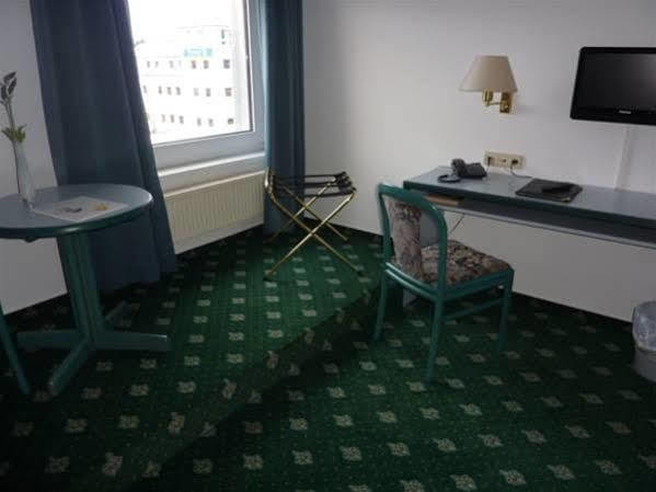 Hotel Novostar Gottinga Esterno foto