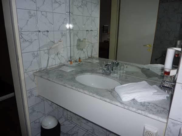 Hotel Novostar Gottinga Esterno foto